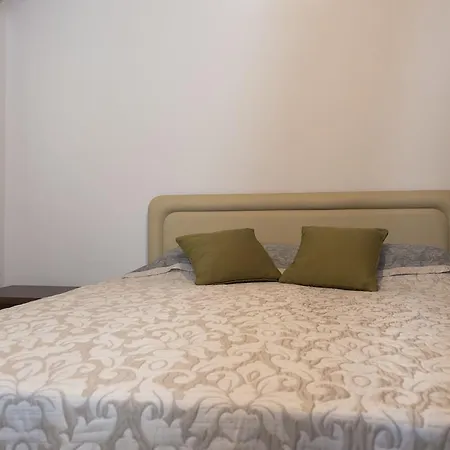 Pasas Apartament *